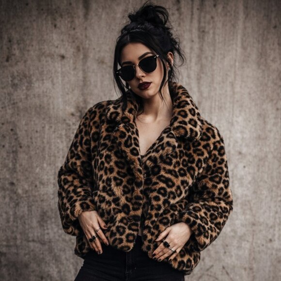 Jade & Ivory Jackets & Blazers - JADE & IVORY faux fur, animal print jacket with pockets.  Gift. Medium.  NWT